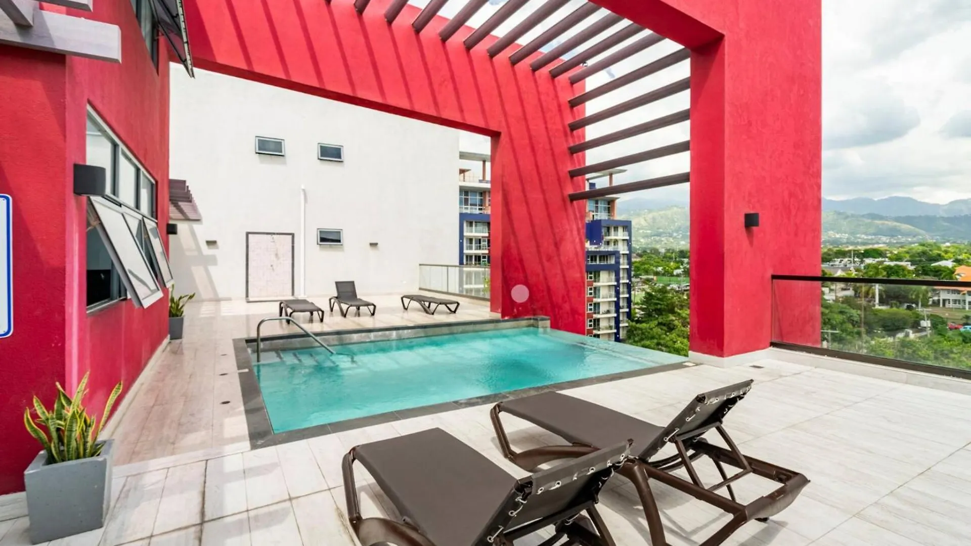 Apartamento Parkhurst 408 With King Bed And Pool Kingston