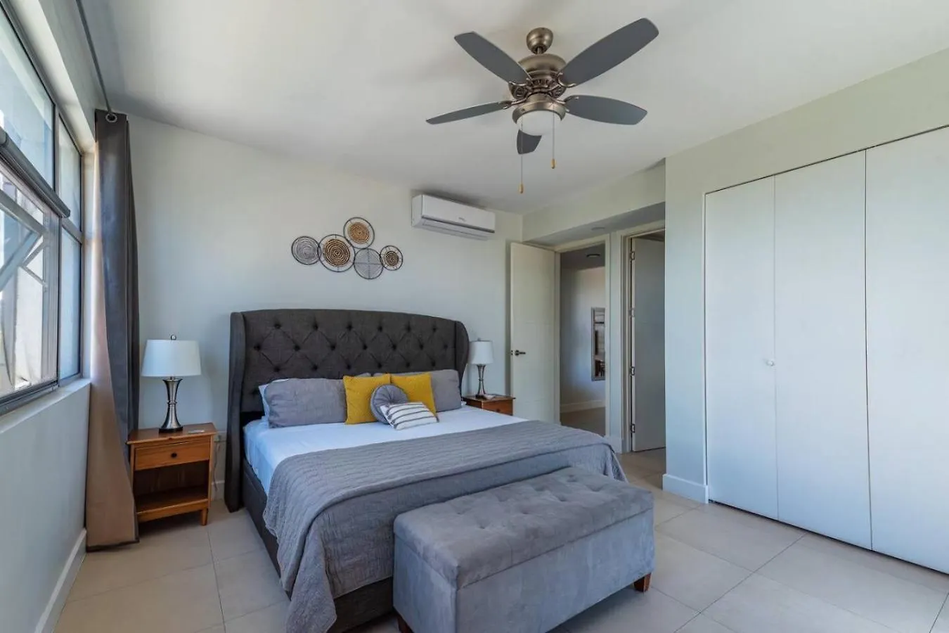 Parkhurst 408 With King Bed And Pool Kingston Apartamento
