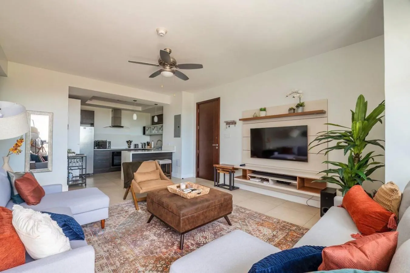 Apartamento Parkhurst 408 With King Bed And Pool Kingston